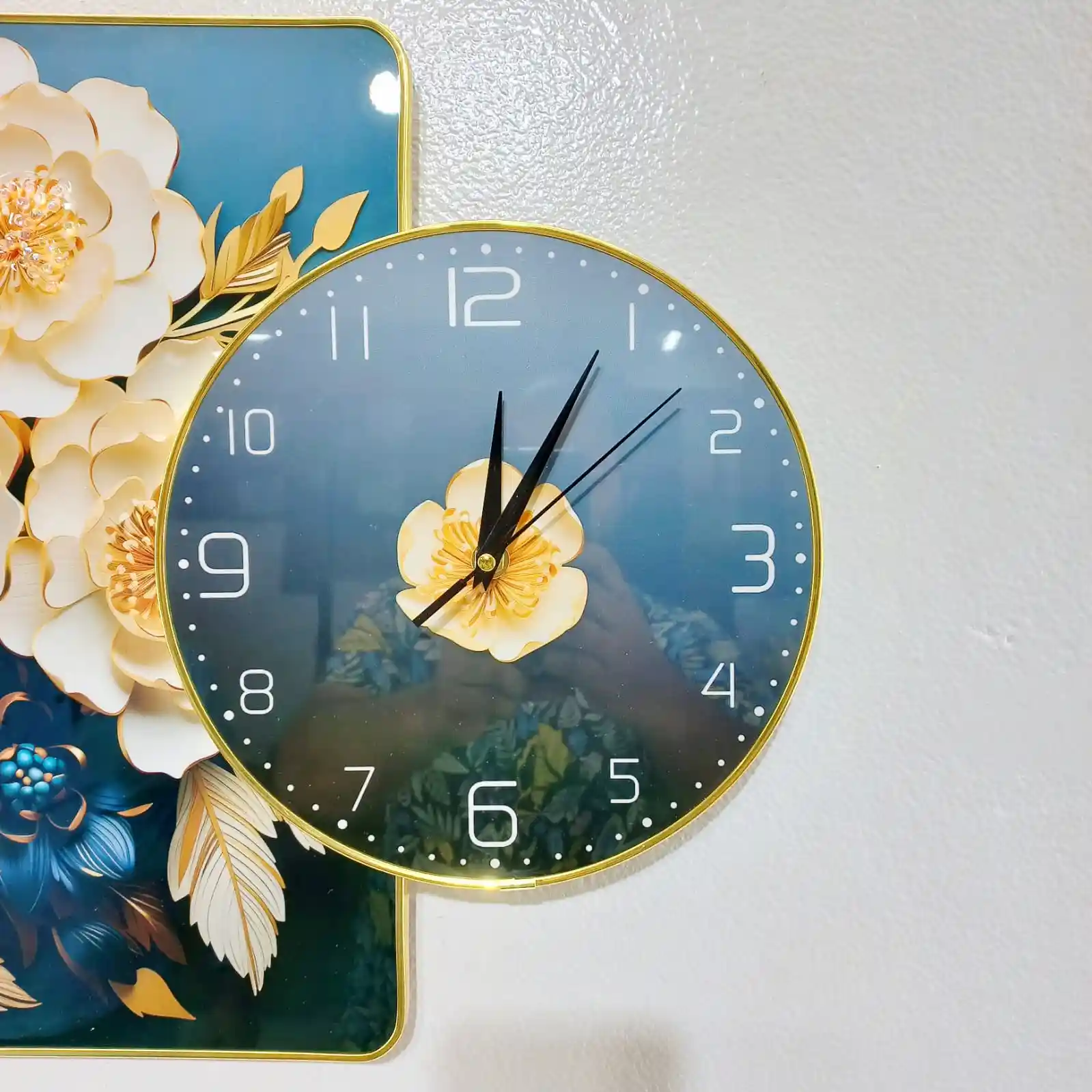 Fiber Made Scenary Wall Clock