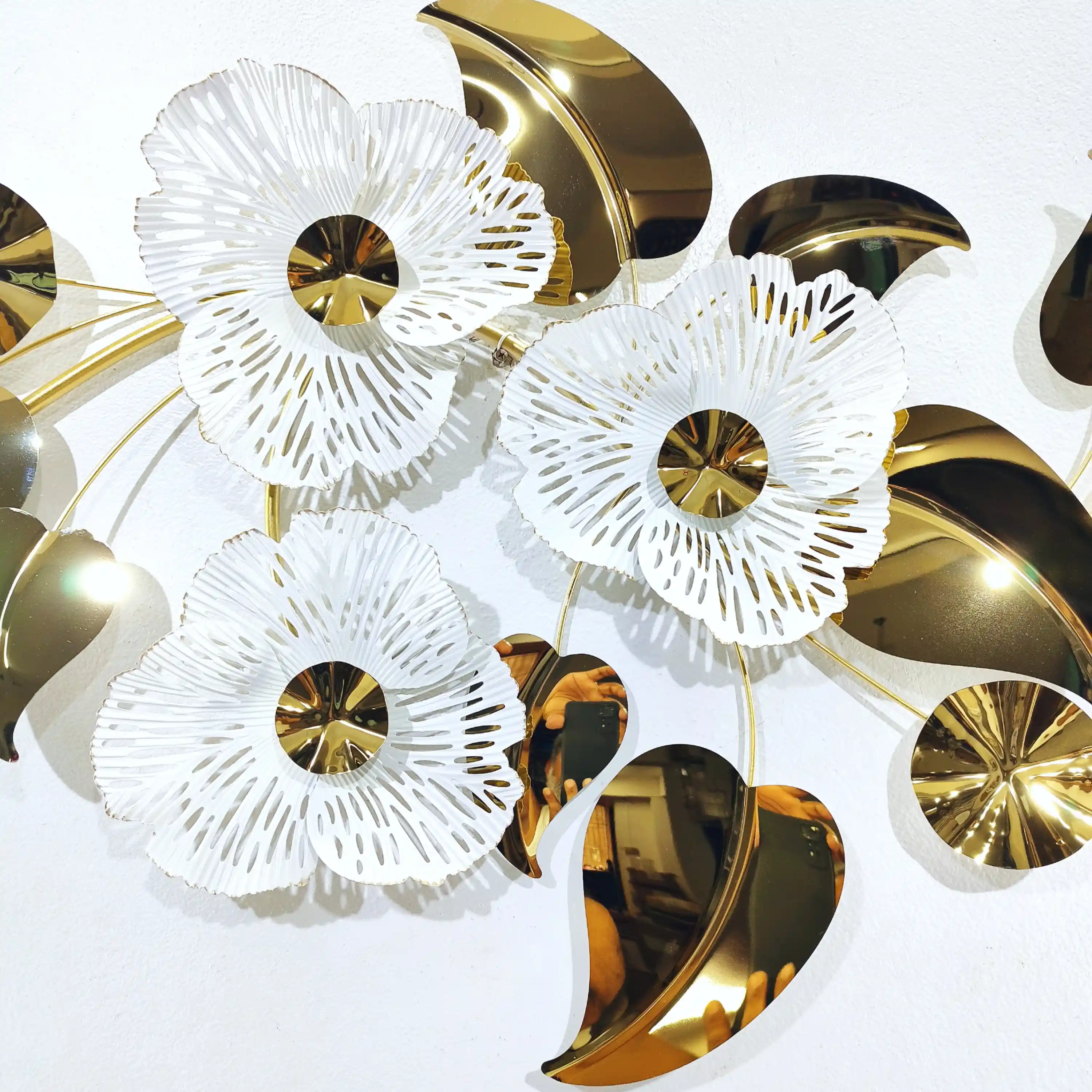 Metal Glossy Leaf & Floral Wall Décor - 17753