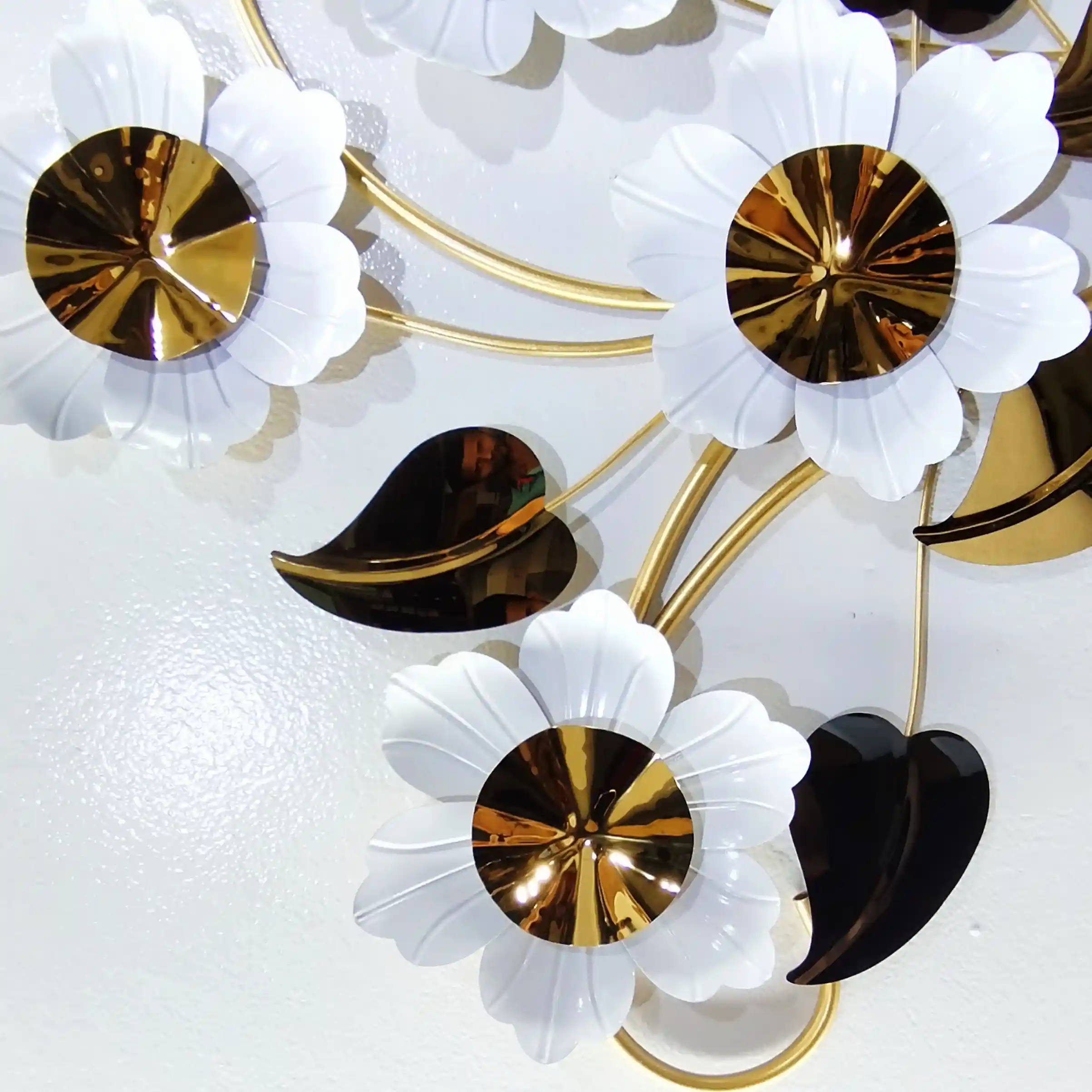 Metal Glossy Leaf & Floral Wall Décor (Vertical) - 17752
