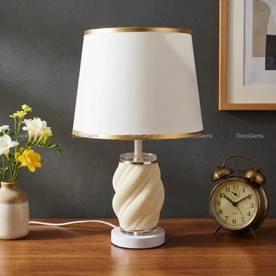 Elegant Spiral Designed Table Lamp